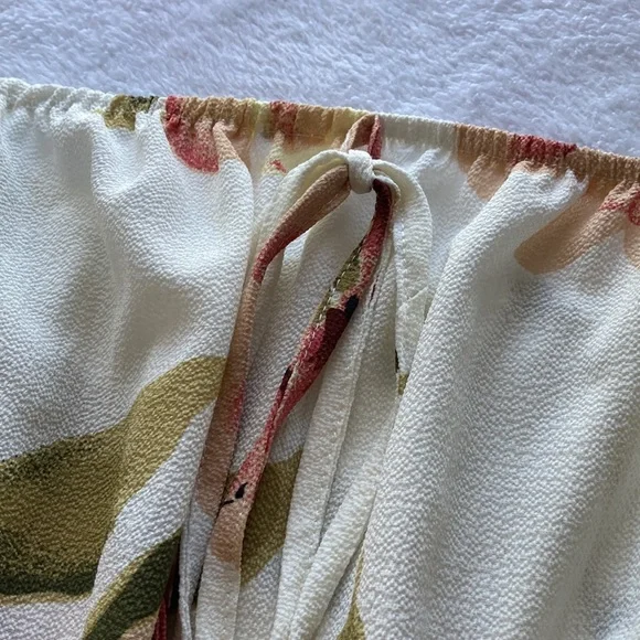 Floral Romper - Picture 3 of 7